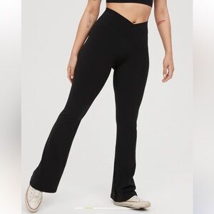 OFFLINE By Aerie Real Me high waisted crossover flare leggings